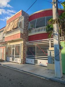 Το κτήριο όπου στεγάζεται  το διαμέρισμα