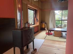 Χώρος καθιστικού στο 和の家 縁en 白馬へアクセス良好 +4 φωτογραφίες