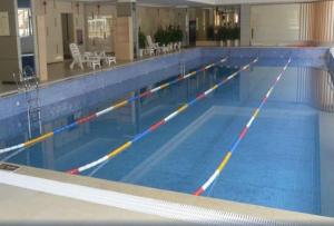Bazén v ubytování Shenzhen Jin Mao Yuan Hotel nebo v jeho okolí
