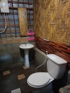 Ένα μπάνιο στο Dahla Lanta Hut