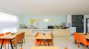 Η κουζίνα ή μικρή κουζίνα στο City Comfort Inn Guiyang Yan'an Middle Road Fountain Metro Station