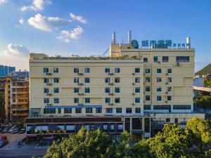 Tòa nhà nơi khách sạn tọa lạc