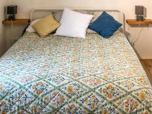 Ένα ή περισσότερα κρεβάτια σε δωμάτιο στο Foel Newydd