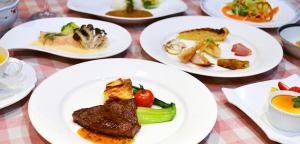 Mad på hotellet eller i nærheden