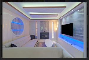 Μια τηλεόραση ή/και κέντρο ψυχαγωγίας στο Villa Asel