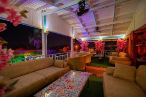 Χώρος καθιστικού στο Villa Asel +79 φωτογραφίες