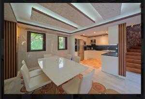 Η κουζίνα ή μικρή κουζίνα στο Villa Asel