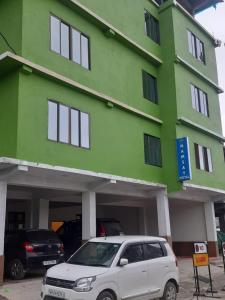 Tòa nhà nơi khách sạn tọa lạc