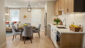 Kuchyň nebo kuchyňský kout v ubytování Chic Residences Steps from Beverly Hills & Sony Pictures