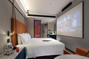 Μια τηλεόραση ή/και κέντρο ψυχαγωγίας στο FunGee S