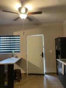 Η κουζίνα ή μικρή κουζίνα στο LiV109 Norte Depa 8 Cd Obregon