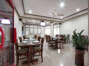 Εστιατόριο ή άλλο μέρος για φαγητό στο Hotel Griyadi Kusuma Sahid +49 φωτογραφίες