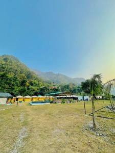 Φυσικό τοπίο κοντά σε οργανωμένο κάμπινγκ