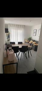 Khu vực ghế ngồi tại RENT T2 in quiet 2 private parking spaces