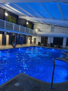 La alberca dentro o cerca de Hares Haven pet friendly sleeps 6