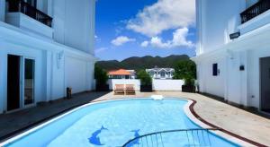 Πισίνα στο ή κοντά στο Paragon Villa Hotel Nha Trang