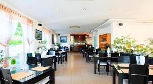 Μια τηλεόραση ή/και κέντρο ψυχαγωγίας στο Paragon Villa Hotel Nha Trang