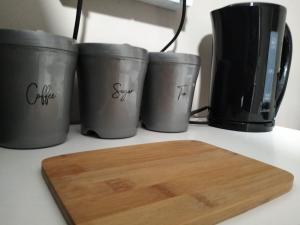 Παροχές για τσάι/καφέ στο The Mad Hatter Ensuite Cottage