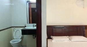 Koupelna v ubytování Hong Dao Hotel. + 46 fotografií