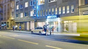 Oaspeți care stau la Hotel Wettstein