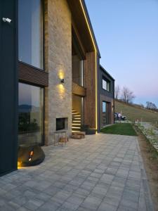 Budova, kde se chata nachází