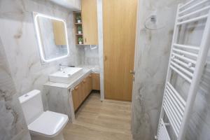 Galería fotográfica de Larissa Luxury Suite en Larisa 23 fotos más