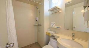 Un baño de 7 Days Inn·Ulanqab Tsining railway station