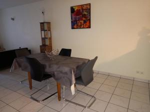 Khu vực ghế ngồi tại Appartement cosy centre ville