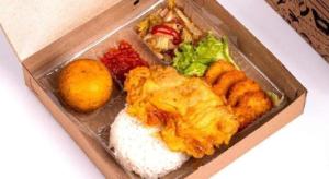 Jídlo v hotelu nebo okolí + 59 fotografií