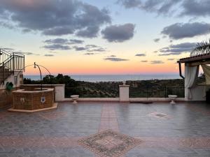 Γενική θέα στη θάλασσα ή θέα στη θάλασσα από  αυτή η βίλα