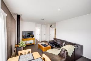 Χώρος καθιστικού στο Cozy on Clive - Hastings Holiday Home