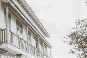 Antic Guesthouse - Galle Fort في غالي: صورة بيضاء وسوداء للمبنى
