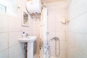 Phòng tắm tại Casa Alexandros - Charming 2-Story Corfiot Retreat +46 ảnh