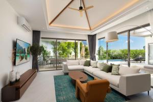 Χώρος καθιστικού στο Phang nga Villas Private Pool & Tropical Retreats
