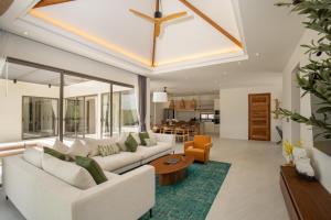 Χώρος καθιστικού στο Phang nga Villas Private Pool & Tropical Retreats