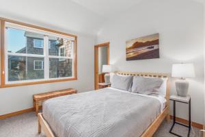 En eller flere senge i et værelse på Playhouse