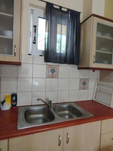 Η κουζίνα ή μικρή κουζίνα στο Vardia Room