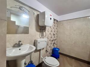 Et badeværelse på Rare Himalayas Mansarovar