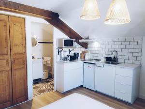 Kuchyň nebo kuchyňský kout v ubytování maison garroenea