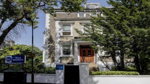 Το κτήριο όπου στεγάζεται  το ξενοδοχείο