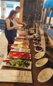 Jídlo v hotelu nebo okolí + 78 fotografií