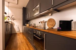 Køkken eller tekøkken på Tromsø Town and Nature 2 bedroom apt