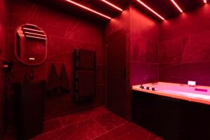 Φωτογραφία από το άλμπουμ του loveroom le donjon στην Anse