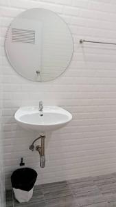 Koupelna v ubytování Cha-Am Fish Star Hotel