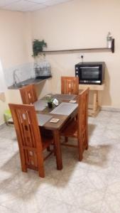 Кухня или мини-кухня в Transit villas & Hostels
