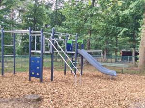 Ο χώρος παιχνιδιού για παιδιά στο Cabana 16 +3 φωτογραφίες