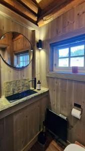 Et badeværelse på Historic Cabin From 1906 In Sjusjøen