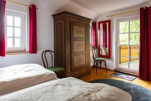 Ένα ή περισσότερα κρεβάτια σε δωμάτιο στο Fewo Heidenheim +7 φωτογραφίες