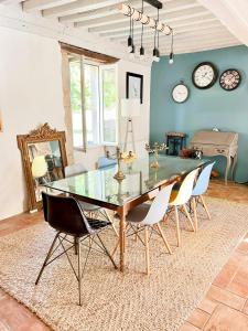 Χώρος καθιστικού στο Country House With Swimming Pool In Morvan