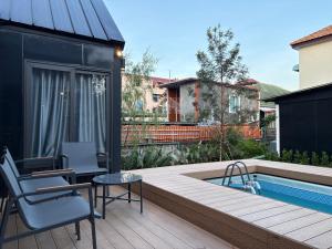 Bazén v ubytování Stonea Pool Villa Pattaya nebo v jeho okolí